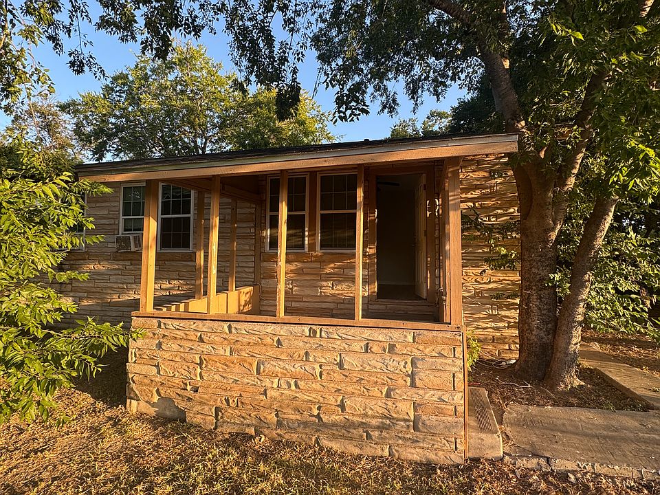 1st image of 944 Thompson Pl #2