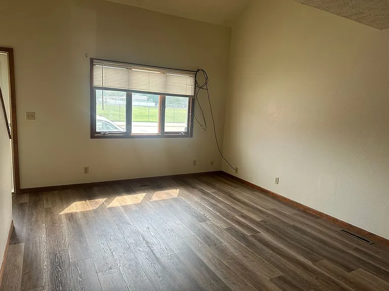 610 Curtis St — Photo 6