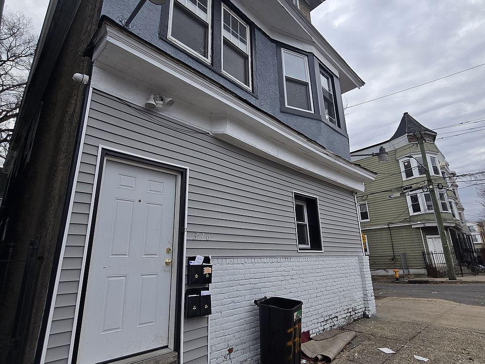 1st image of 376 Avon Ave #G2