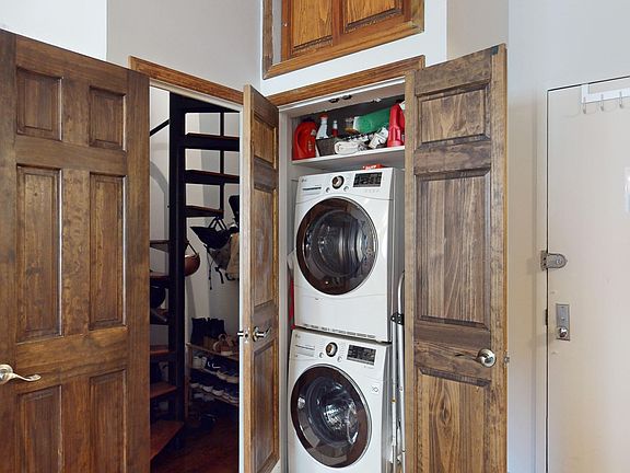 4th image of 308 W 77th St APT 9