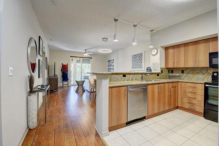 1st image of 255 NE 3rd Avenue #2510