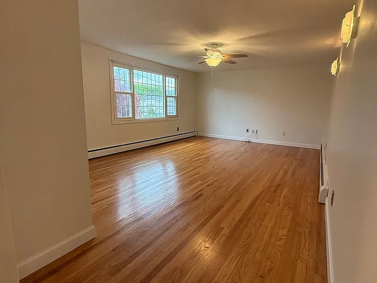 27 Janet Dr — Photo 7