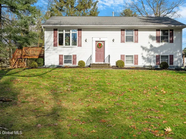 8 Tulip Terrace, Clifton Park, NY 12065
