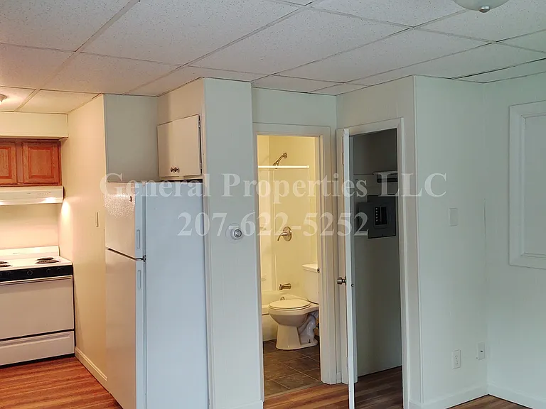 584 Riverside Dr — Photo 3