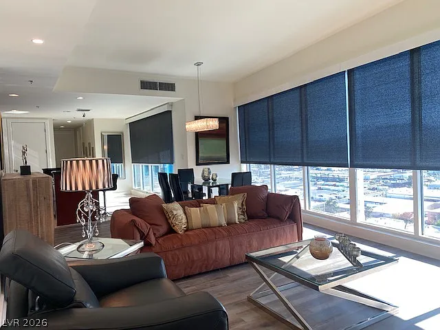 Panorama Towers — Photo 4