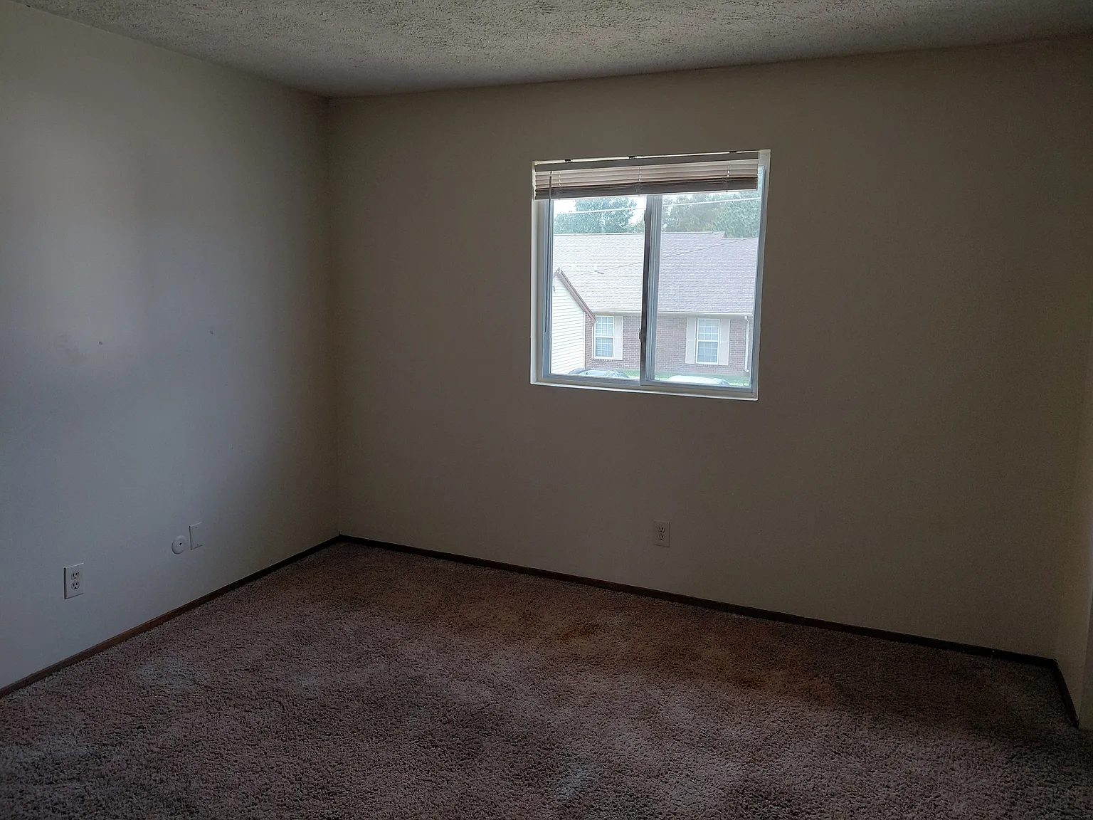2 bed, 750 sqft, $675 — Photo 2