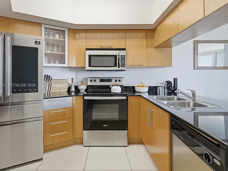 1750 N Bayshore Dr #4801 — Photo 12