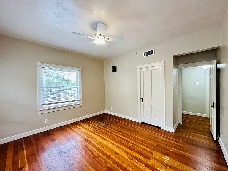 Don Martin Historic Apartments! — Photo 42