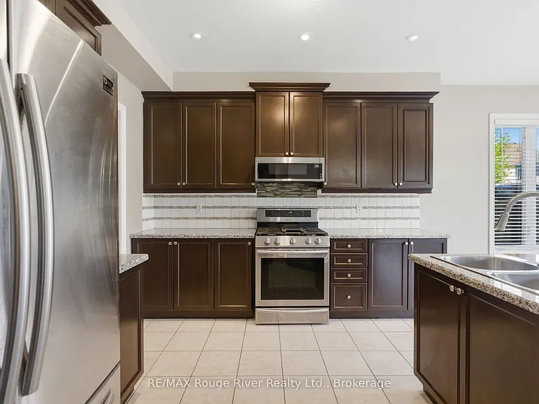 138 Kersey Cres — Photo 11