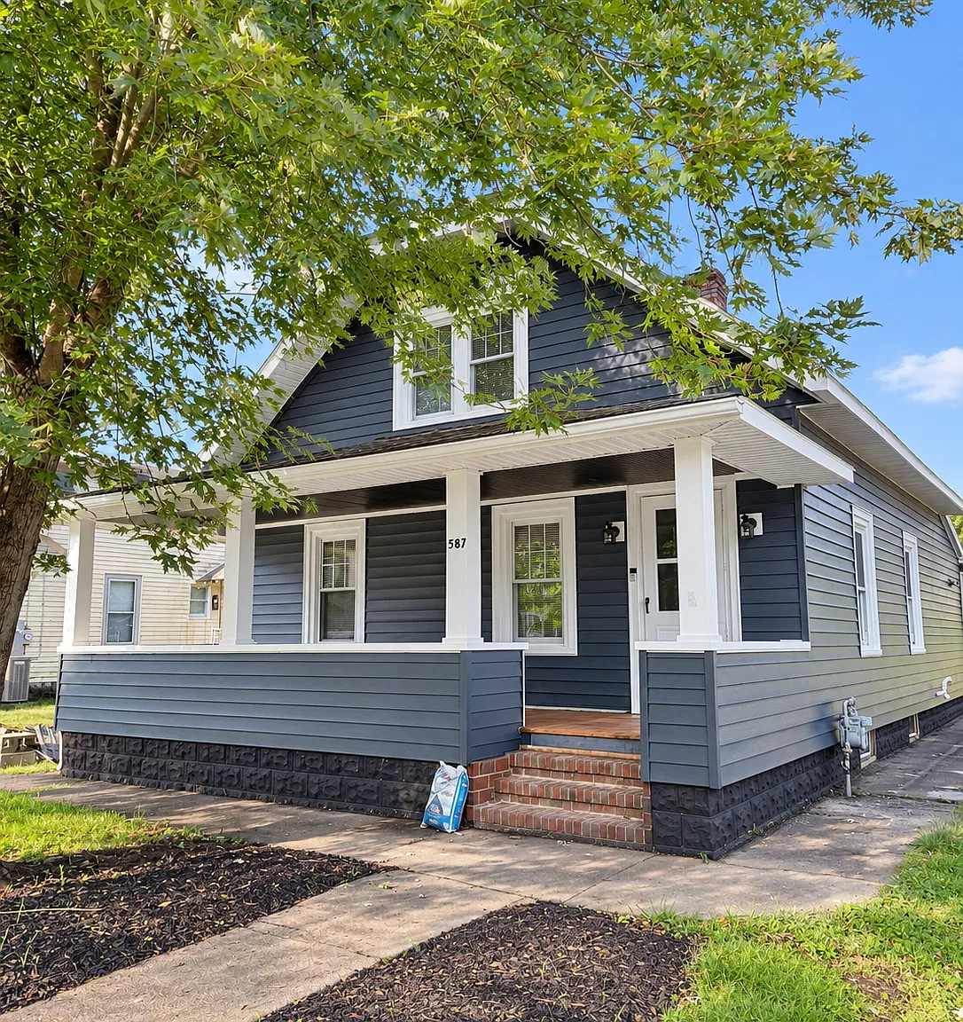 587 Lower Oak St — Photo 2