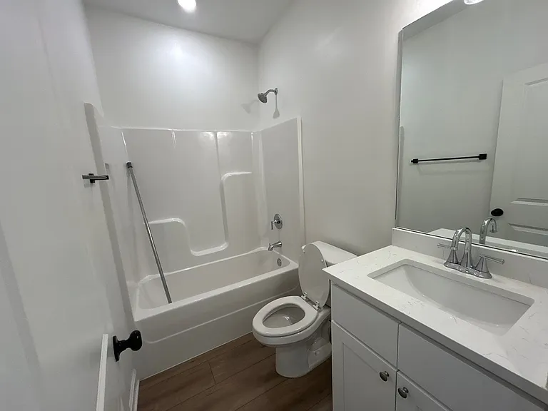 244 Linden St — Photo 9