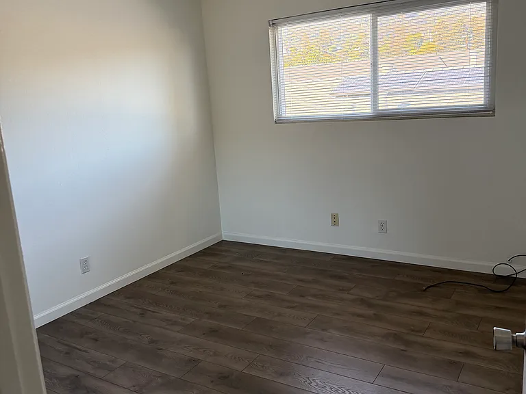 3720 Loma Vista Ave #4 — Photo 6