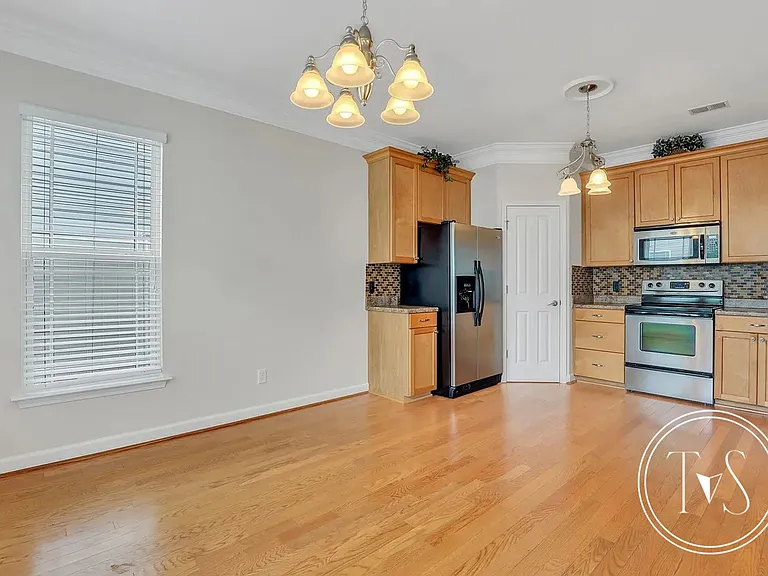 175 Summer Hill Ct — Photo 11