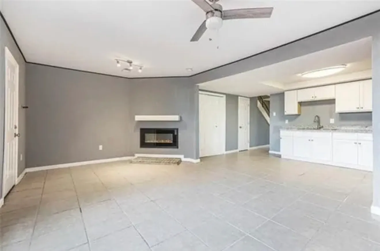 3 bed, 2.5 bath, 1250 sqft, $1,750 — Photo 2