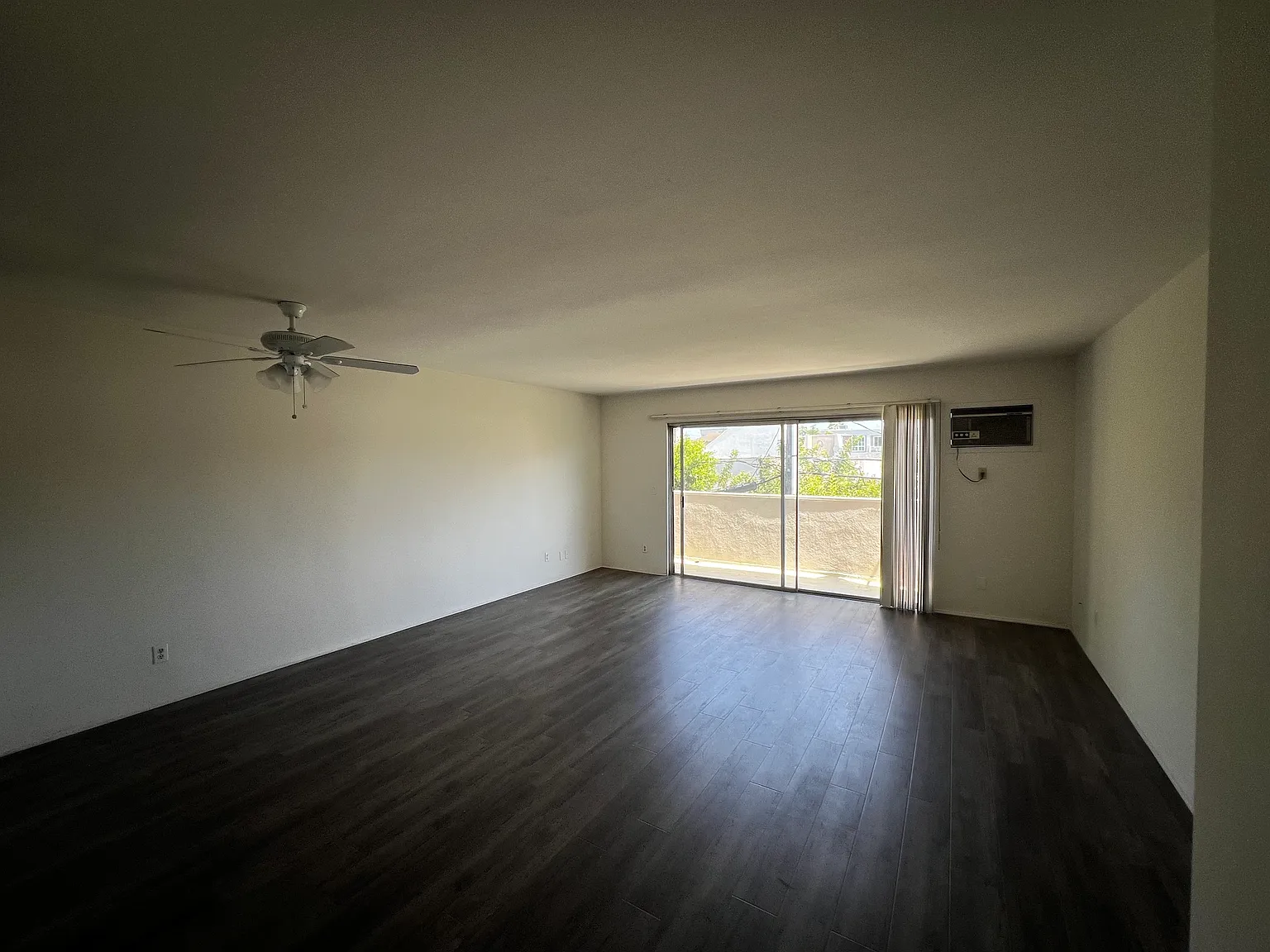 2 bed, $3,200 — Photo 3