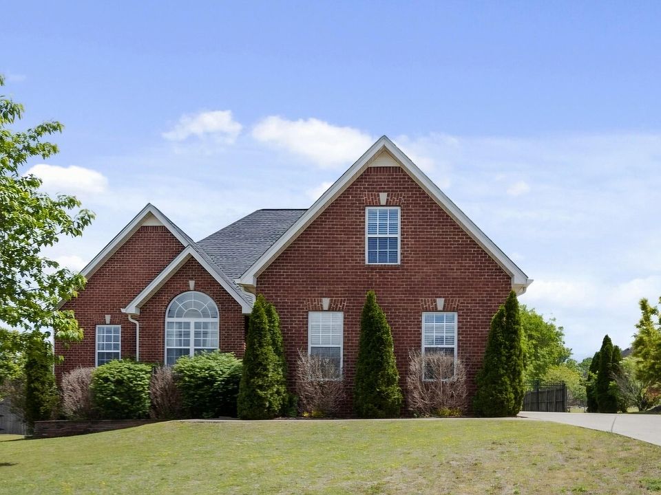 1st image of 3924 Henricks Hill Dr