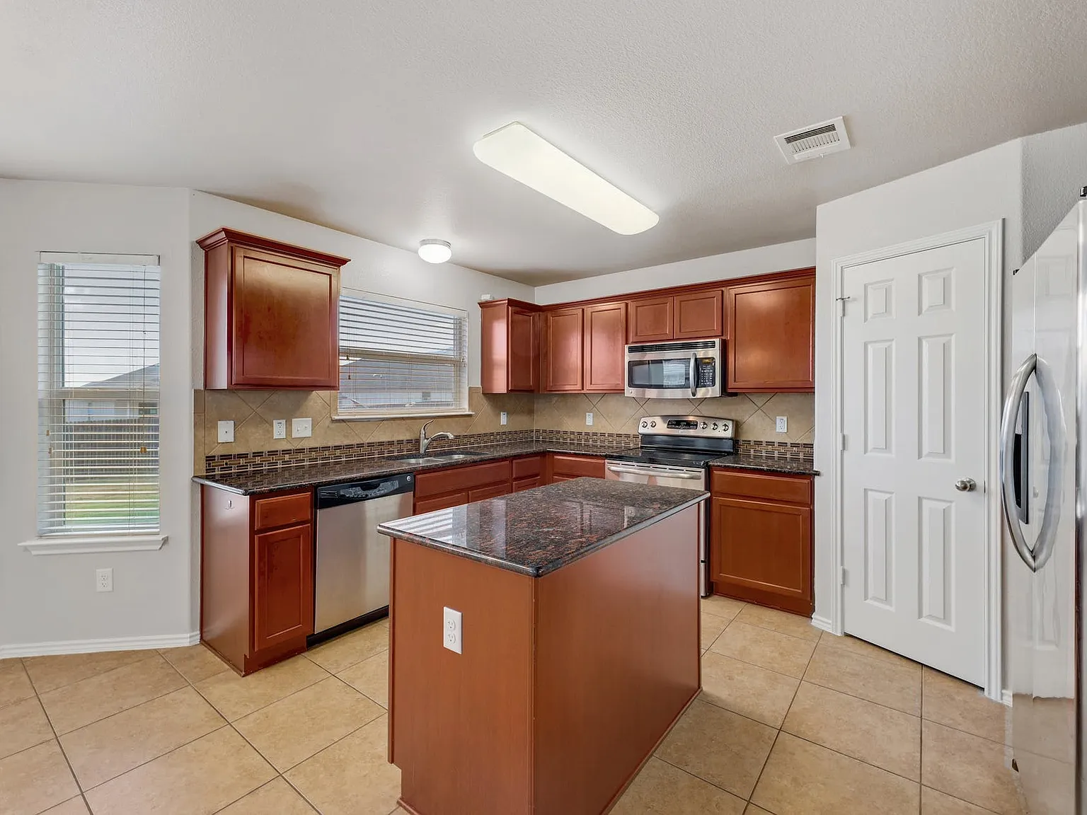 9512 Shimla Dr, Killeen — Photo 4