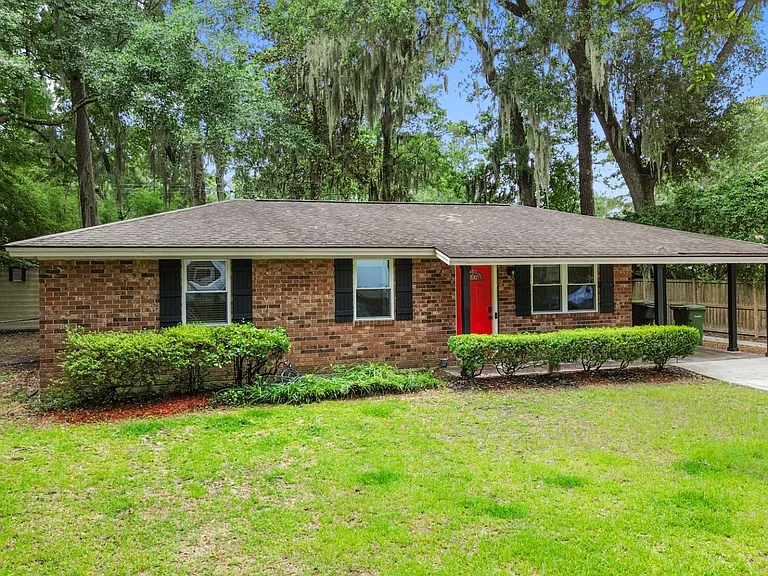 527 Red Oak Rd — Photo 2