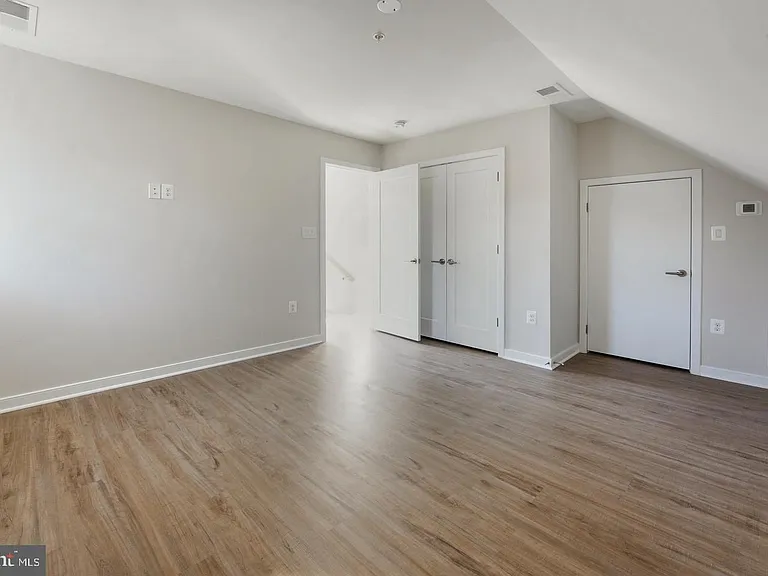 945 Sycamore Dr SE — Photo 18