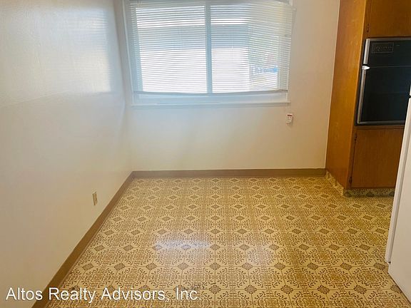 3rd image of 654 Kirkland Dr #4