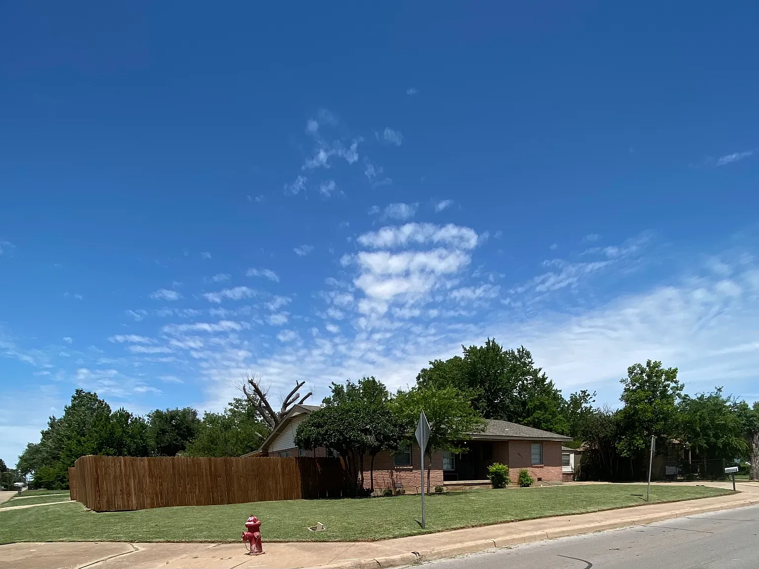 4 bed, 2200 sqft, $1,595 — Photo 3