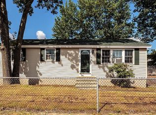 359 Woburn St, Lowell, MA 01852