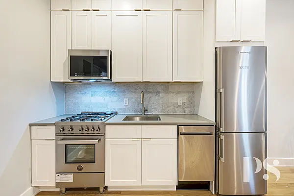 Rented by Compass | media 22