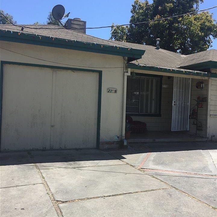 2nd image of 2208 Dumbarton Ave