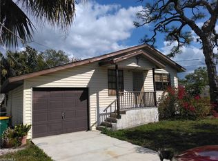 2583 Pine St, Naples, FL 34112