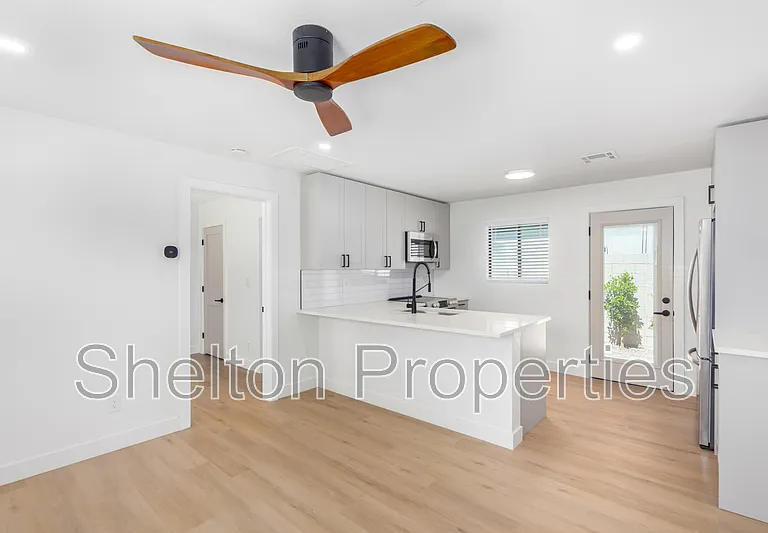 616 N 10th Ave #G — Photo 6