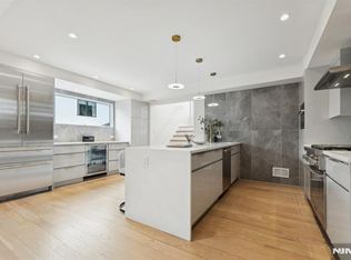 165 Knickerbocker Rd, Cresskill, NJ 07626