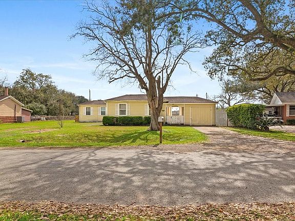 2nd image of 518 Sunny Ln