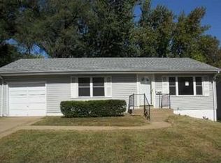 9113 Leamont Dr, Saint Louis, MO 63136