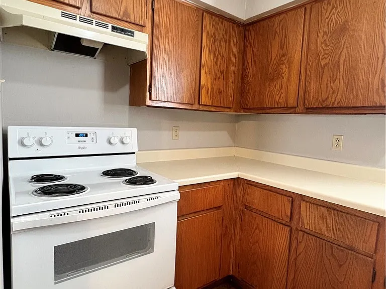 922 Spring Loop #D — Photo 6