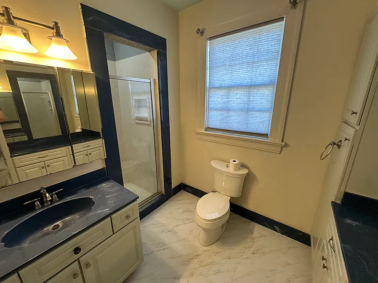 6423 S Claiborne Ave — Photo 25