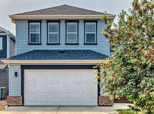 210 N Copperleaf Bay SE, Calgary, AB T2Z0J1