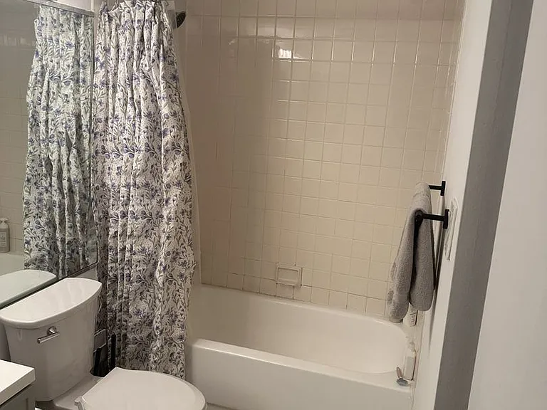 24-30 S Bank St #208 — Photo 11
