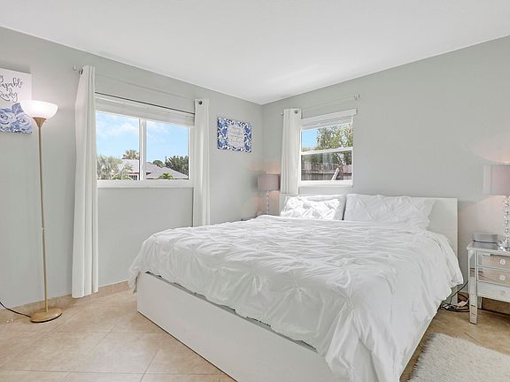 5th image of 526 NW Ferris Drive