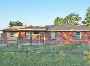17557 W Lisa Dr, Tahlequah, OK 74464