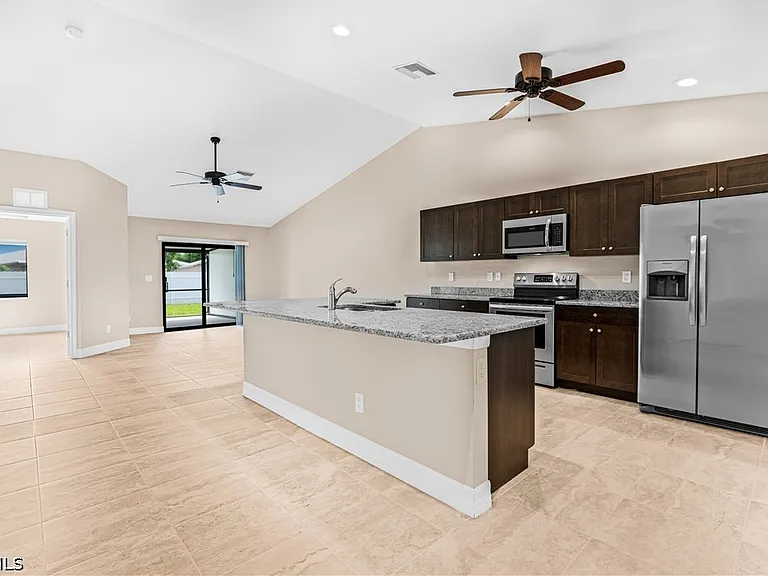 3509 SW Santa Barbara Pl — Photo 15