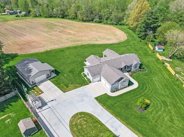 9977 W Sunset Ln, Elwood, IN 46036