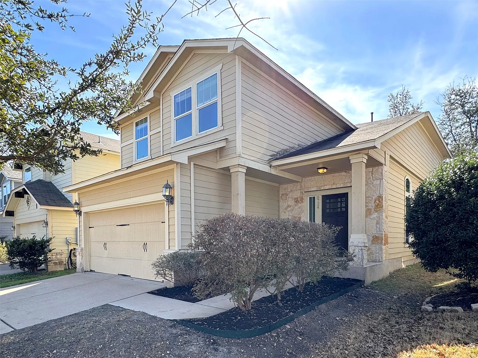 4 bed, 3.0 bath, 1916 sqft, $2,450 — Photo 2