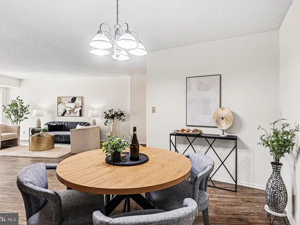 5903 Mount Eagle Dr APT 511, Alexandria, VA 22303