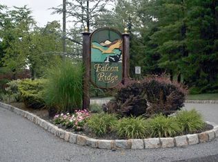 78 Falcon Ridge Way N #708, Hamburg, NJ 07419