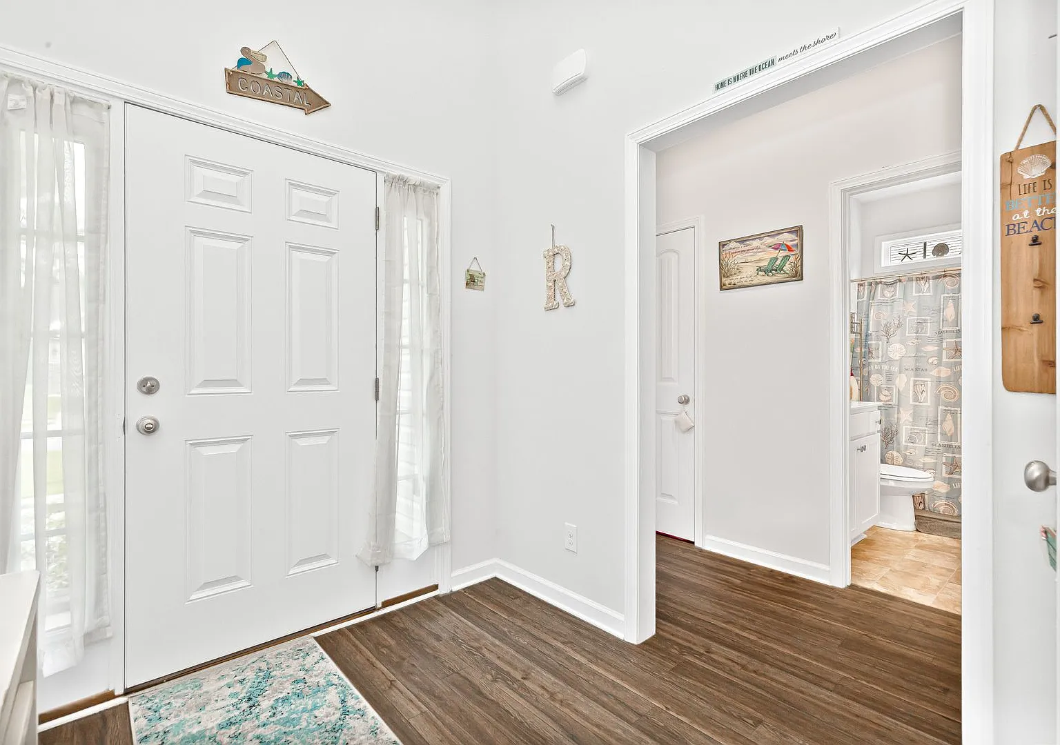 Spacious Home in Barons Bluff North — Photo 3