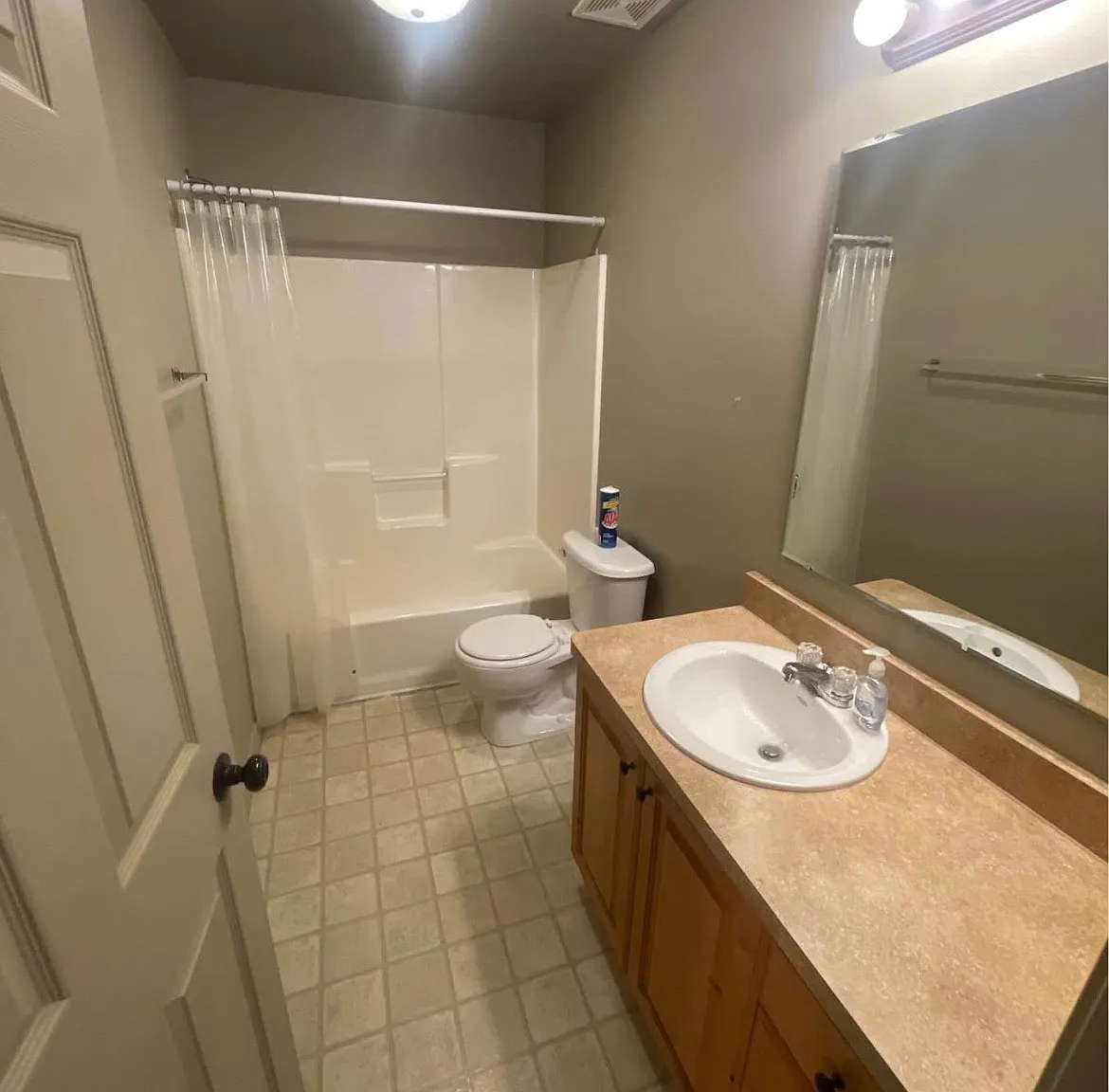 2 bed, 950 sqft, $1,100 — Photo 2