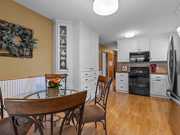 4th image of 12838 188th Ave NW