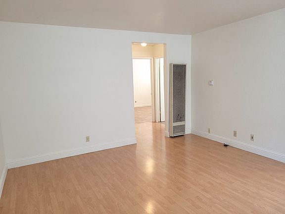 3rd image of 652 Kodiak Ct