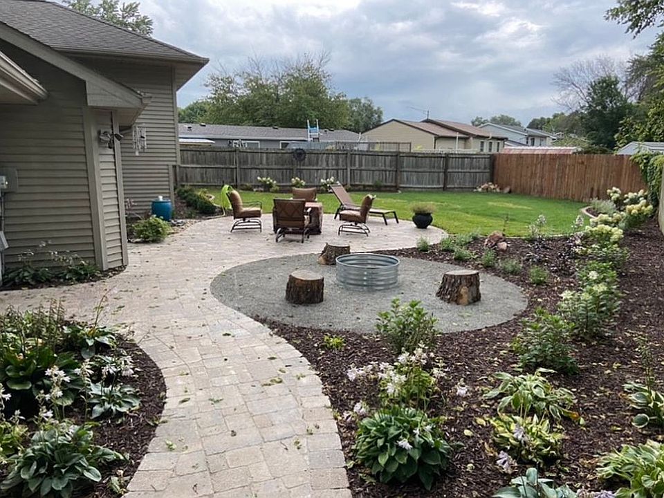 2nd image of 1816 Crescent Dr