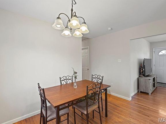 4th image of 1660 Hobelman Dr